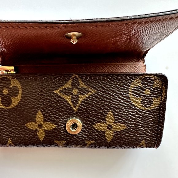 Custom Painted Authentic Louis Vuitton Keyholder - Courage the Cowardly Dog - Picture 11 of 13